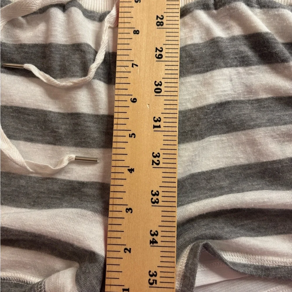 Victoria’s Secret Gray & White Striped Romper Drawstring Size M Pockets Viscose - Picture 10 of 13